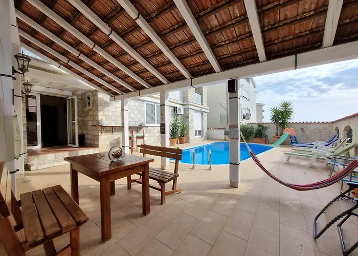 Mila & Aleksandr Apartments